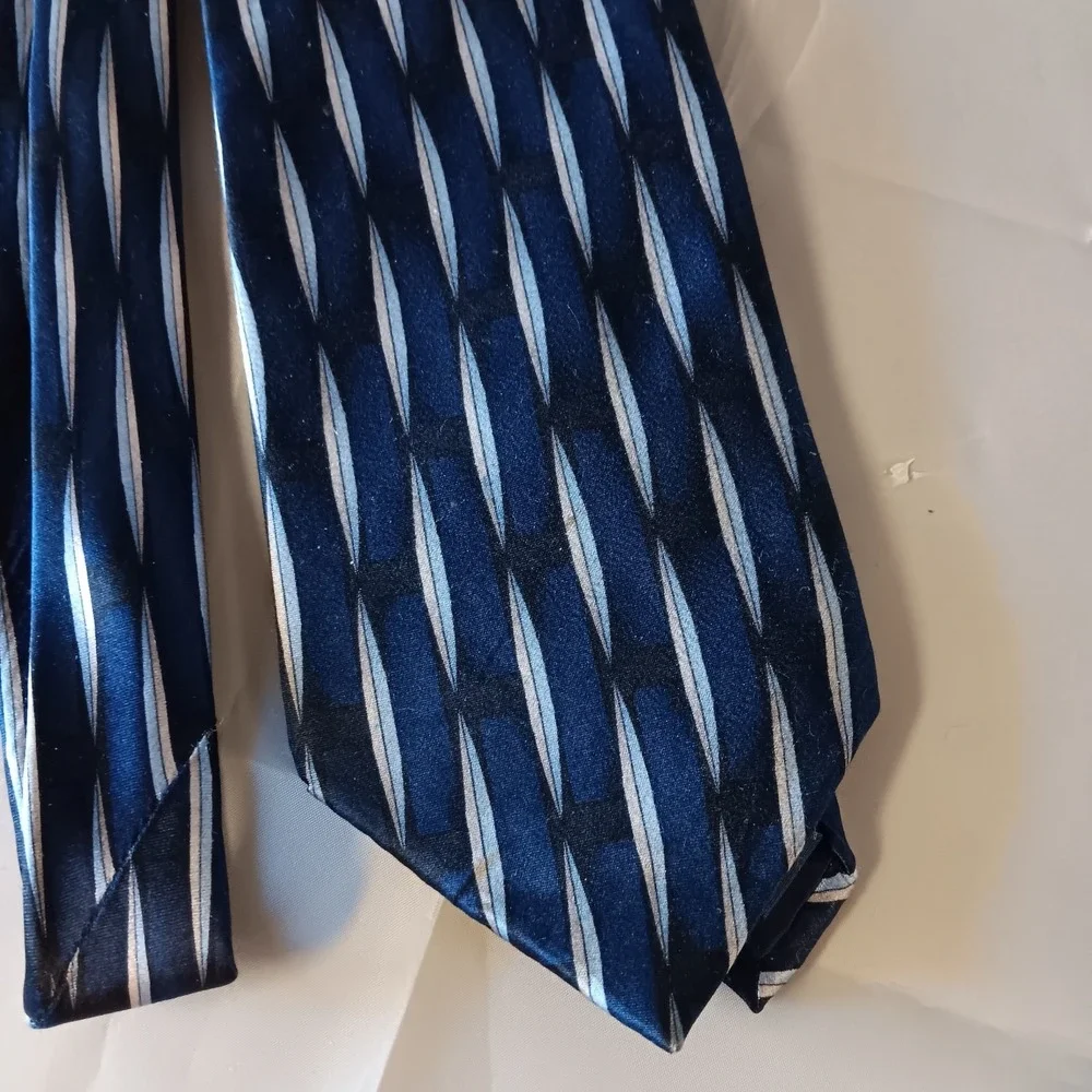 Luomo Moda Italy‎ Silk Necktie Blue Silver Geometric Abstract Business Tie